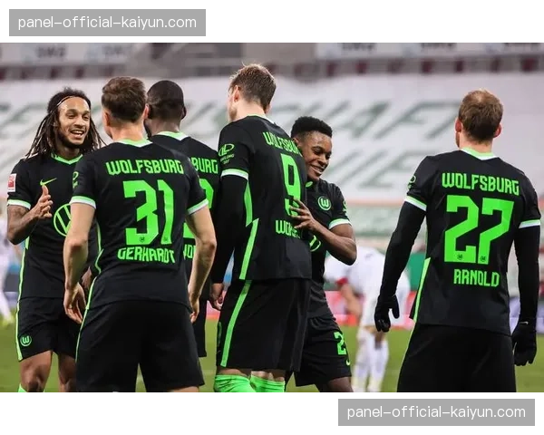 沃尔夫斯堡2-0奥格斯堡,主队两粒进球均来自边中结合的肋部进攻 沃尔夫斯堡2-0奥格斯堡,主队两粒进球均来自边中结合的肋部进攻